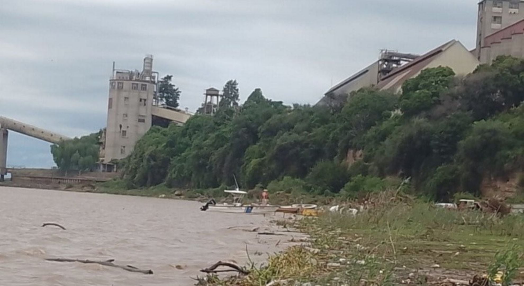 encontraron al joven desaparecido en el Río Paraná a la altura de Punta Alvear