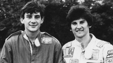 Photo of Vivió y corrió en Inglaterra durante la Guerra de Malvinas, compitió contra Ayrton Senna y probó un Fórmula 1: la increíble historia de Enrique Mansilla