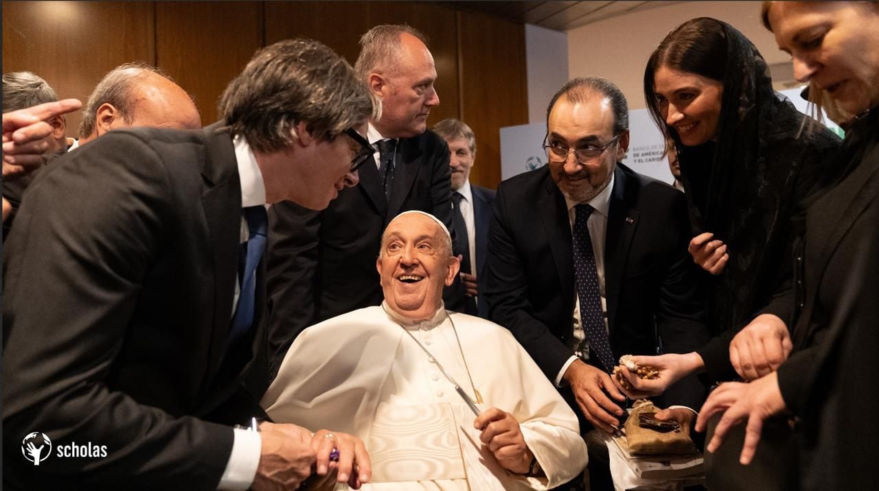 El papa Francisco con las autoridades del CAF Banco de Desarrollo de América Latina y el Caribe