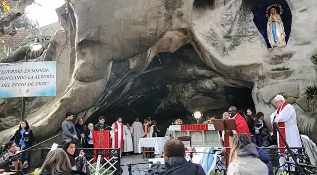 La misa de sanación de Leda en Santos Lugares