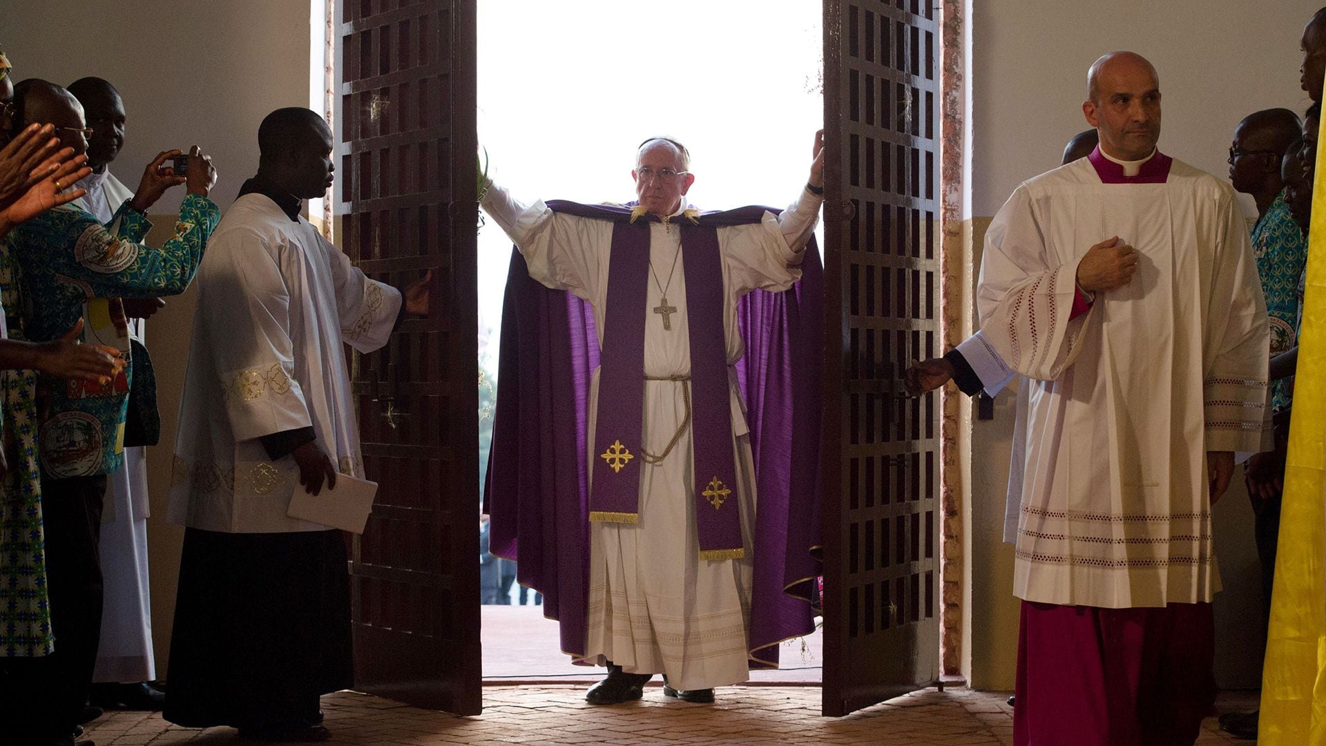 Papa Francisco abre las puertas de la Catedral de Bangui