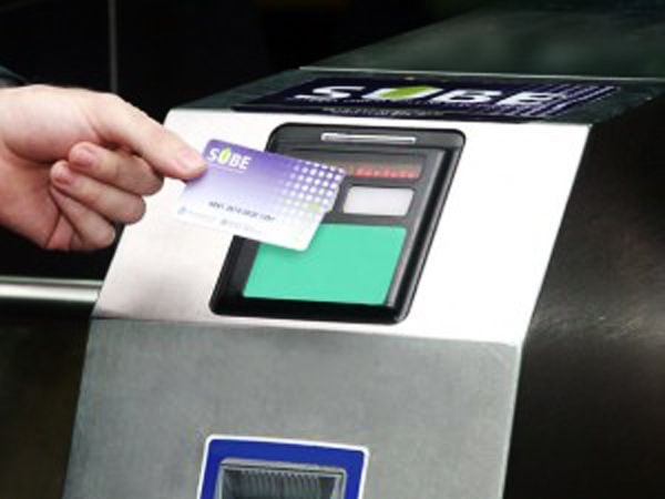  Los usuarios pueden elegir entre múltiples formas de pago para recargar su tarjeta 
  162