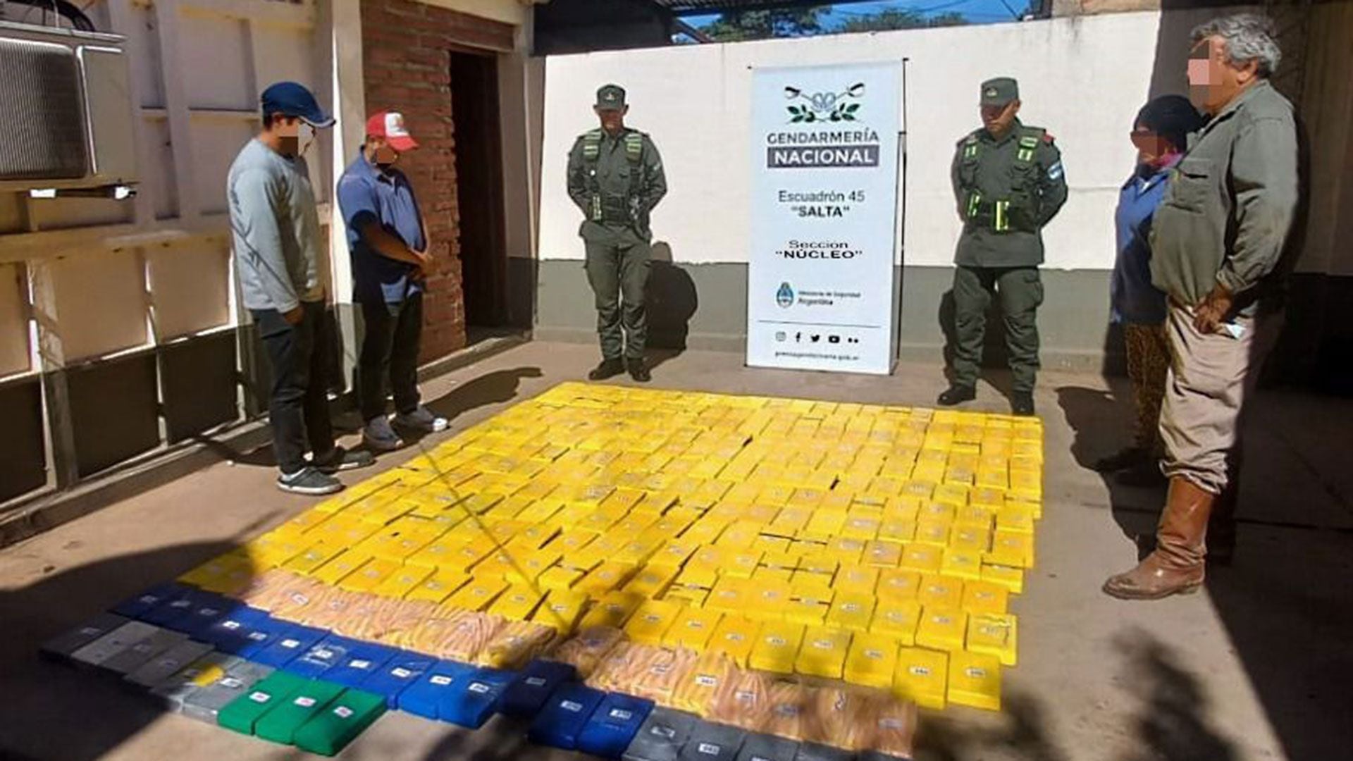 Detuvieron a un gendarme con 300 kilos de cocaína en Salta