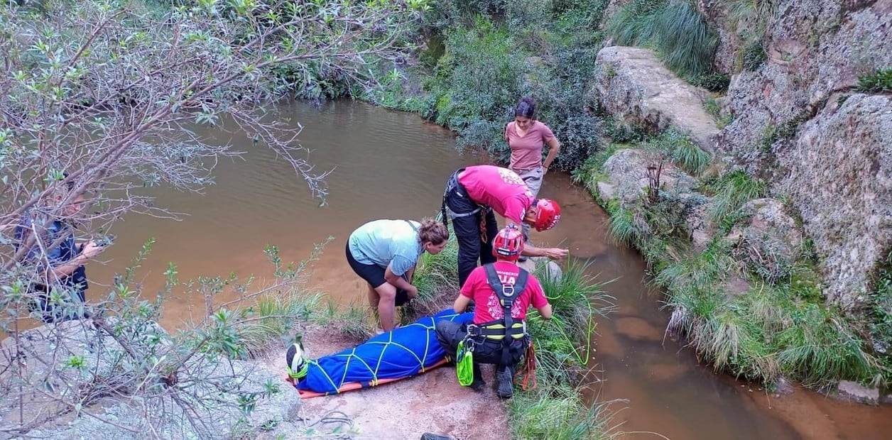 cayó de una cascada - puentes de copina