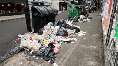 Photo of Una protesta de Camioneros afecta la recolección en CABA y se acumula la basura en las calles