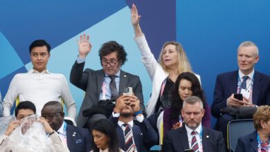 Photo of Tras su encuentro con Macron, Milei asiste a la ceremonia de apertura de los Juegos Olímpicos a orillas del Sena