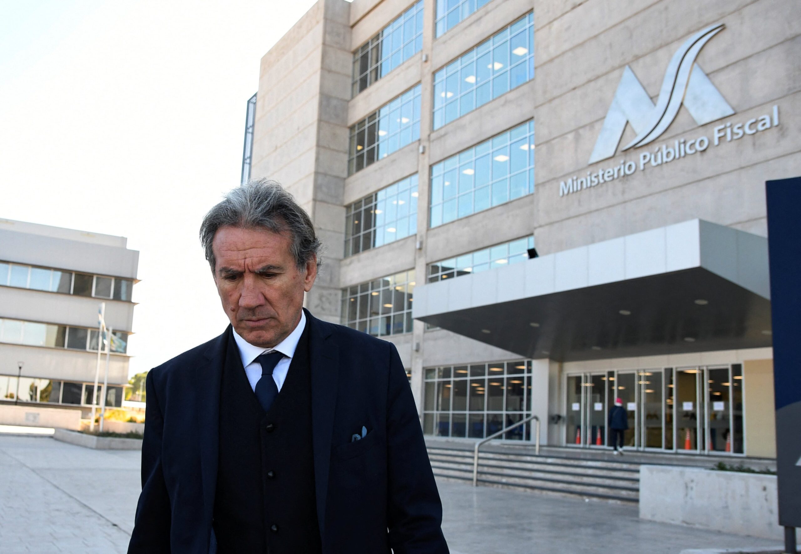 Rafael Cúneo Libarona frente al edificio judicial de la capital mendocina  (REUTERS/Ramiro Gómez)