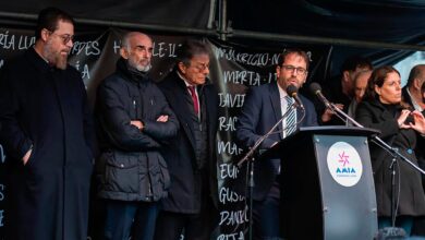 Photo of Fuerte discurso del presidente de la AMIA a 30 años del atentado: ¿Cuántas décadas más tienen que pasar? ¡Hagan su trabajo!”