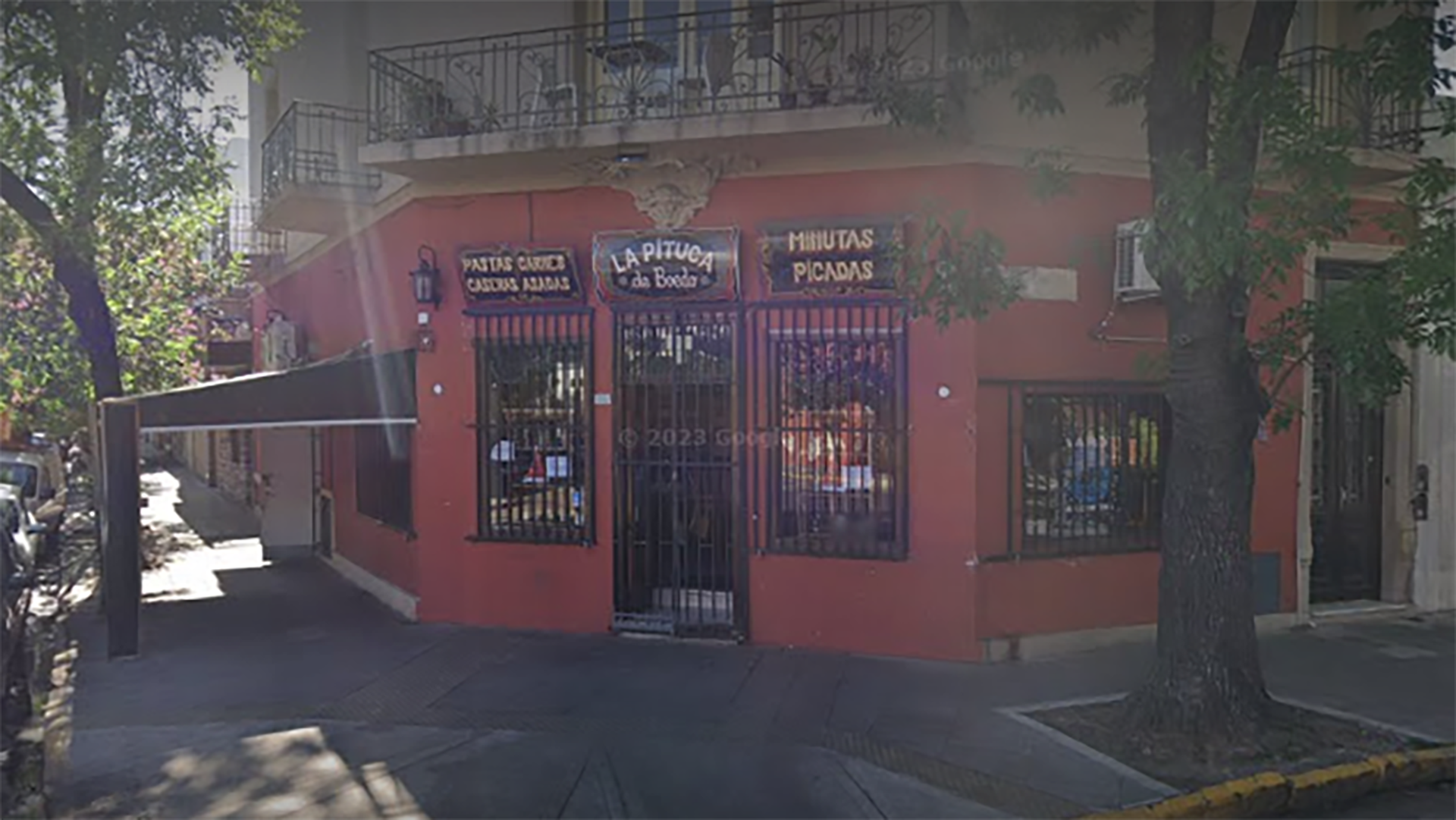 Una banda de delincuentes asaltó un restaurante en Boedo