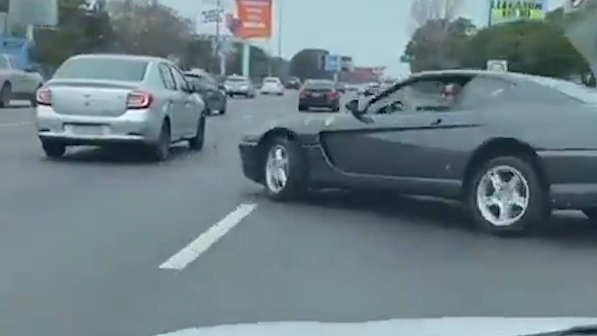 Conducción Temeraria A Bordo De Una Ferrari En Avenida Lugones