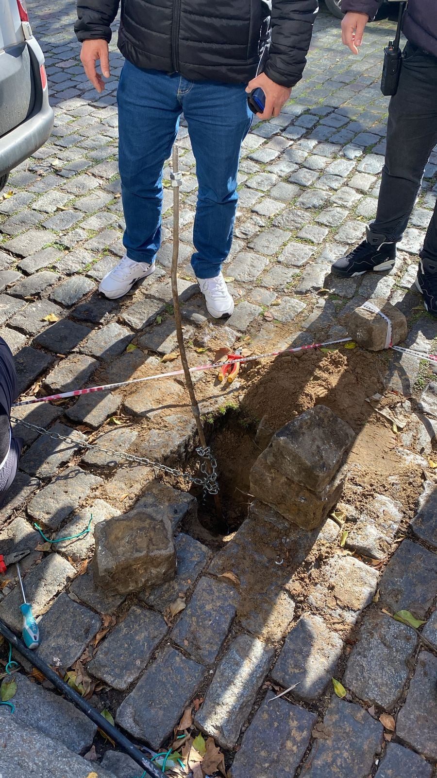 túnel creado para robar un banco de San Isidro