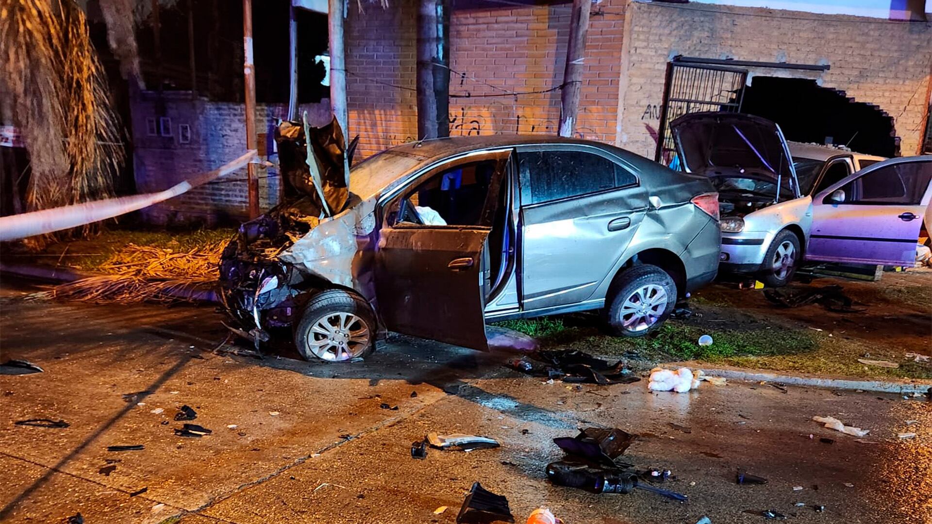 Robaron dos autos y al escapar de la policía chocaron en La Matanza