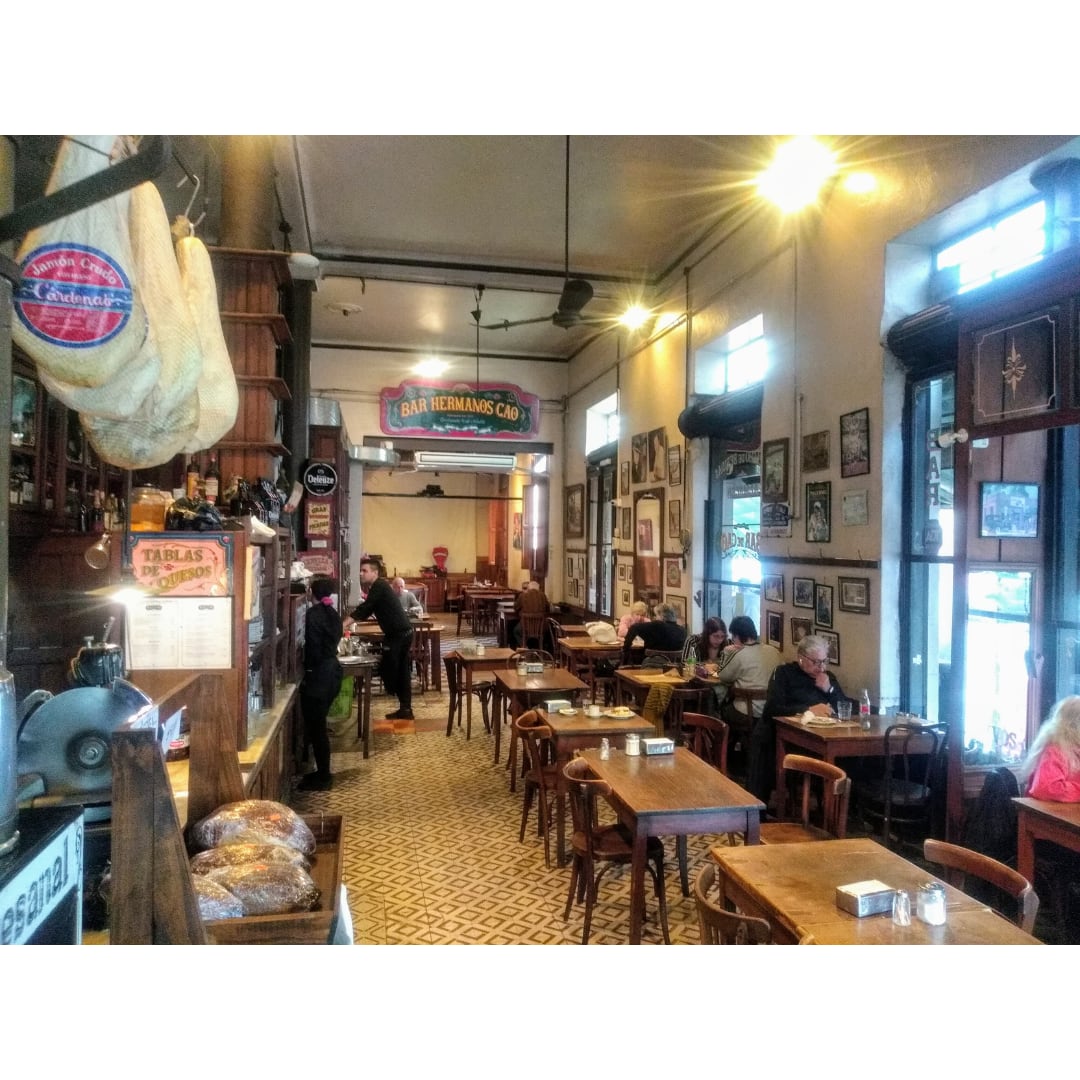 Cafetines de Buenos Aires-Bar de Cao