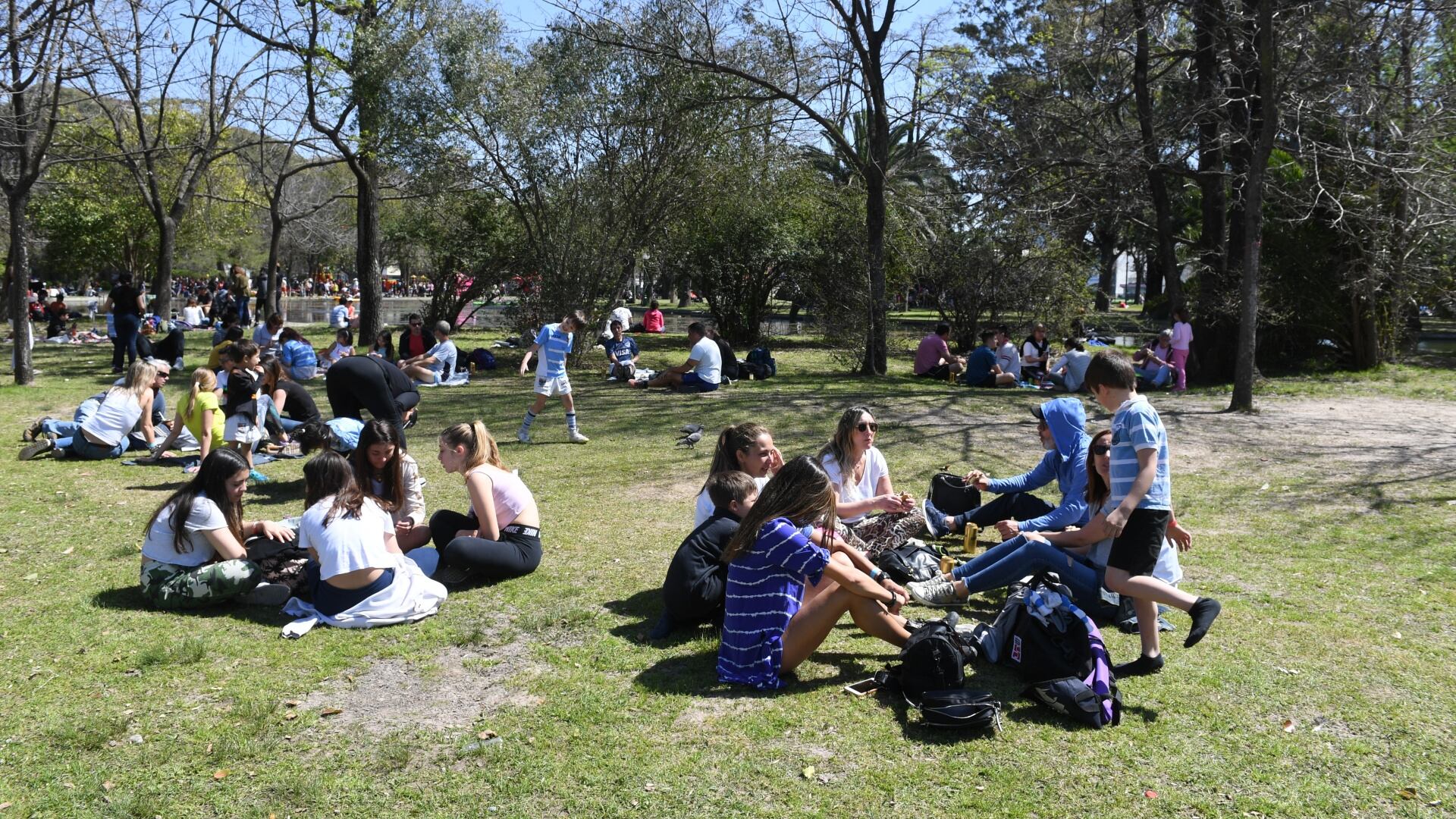 Los estudiantes argentinos disfrutan de actividades recreativas el 21 de septiembre
