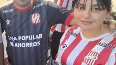 Photo of “¿Querés ser mi papá?”: la historia detrás de la bandera que conmovió al fútbol argentino