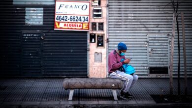 Photo of Los días de aislamiento y distanciamiento obligatorio dispuestos por Alberto Fernández entre 2020 y 2021 sumaron 336