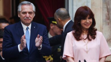 Photo of CFK hace ruido peleando con Milei y esconde su juego: intenta despegarse del hundimiento de Alberto Fernández