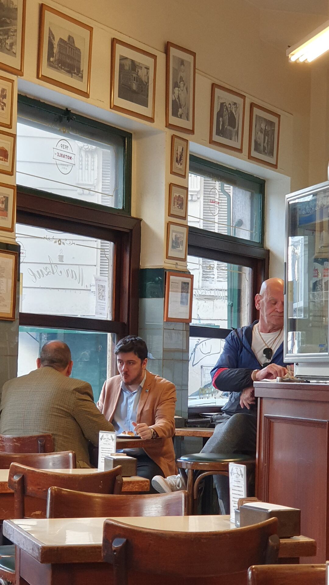 Cafetines de Buenos Aires. Mar Azul.